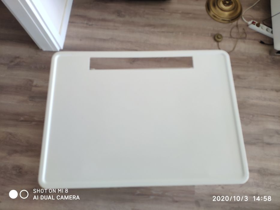 Mesa laptop IKEA como NOVA64874038629761121