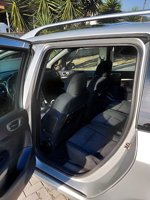 Peugeot 307 Hdi muito bom estado pneus novos aceito troca em moto de igual valor