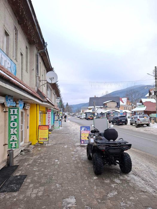 Продаю приміщення в центрі Ворохти біля дороги. 180м2.