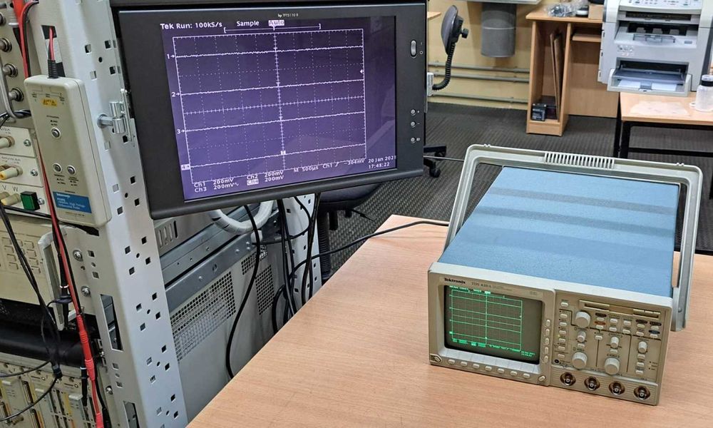 Осцилограф 4 канальний Tektronix TDS420A