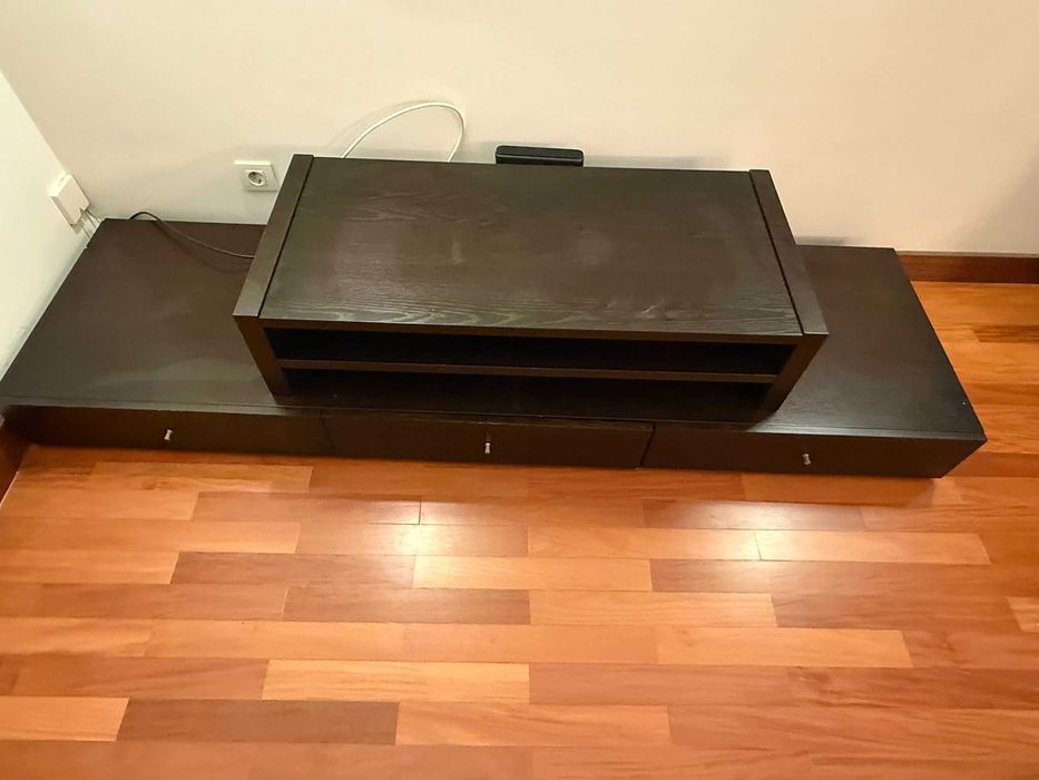 Móvel de TV (madeira maciça - wengué)