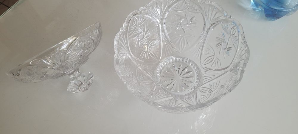 Kryształ z przykryciem orginał z PRL-u. Polecam.