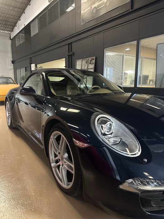 Porsche 911 Carrera 4