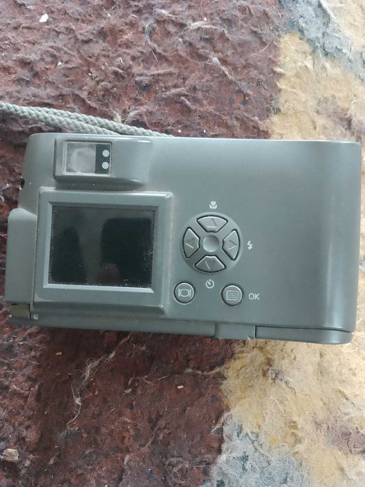 Цифровий фотоапарат олімпус