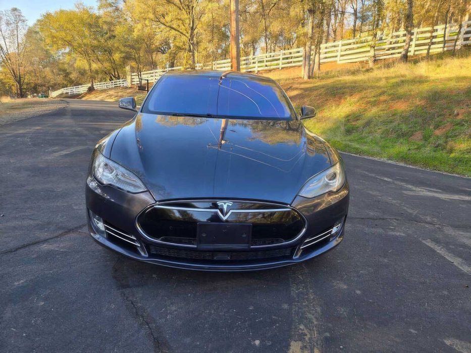 Tesla Model S 60      2014