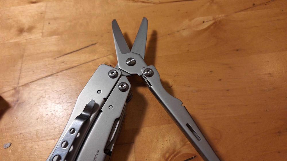 Multitool NEXTOOL Flagship Pro