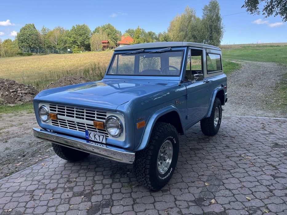 Ford Bronco v8 1971