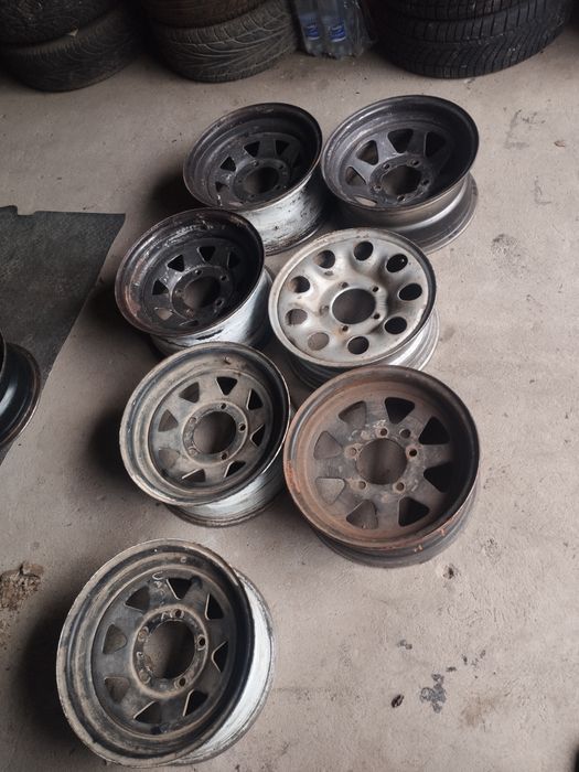 Продам диски на ниву уваз