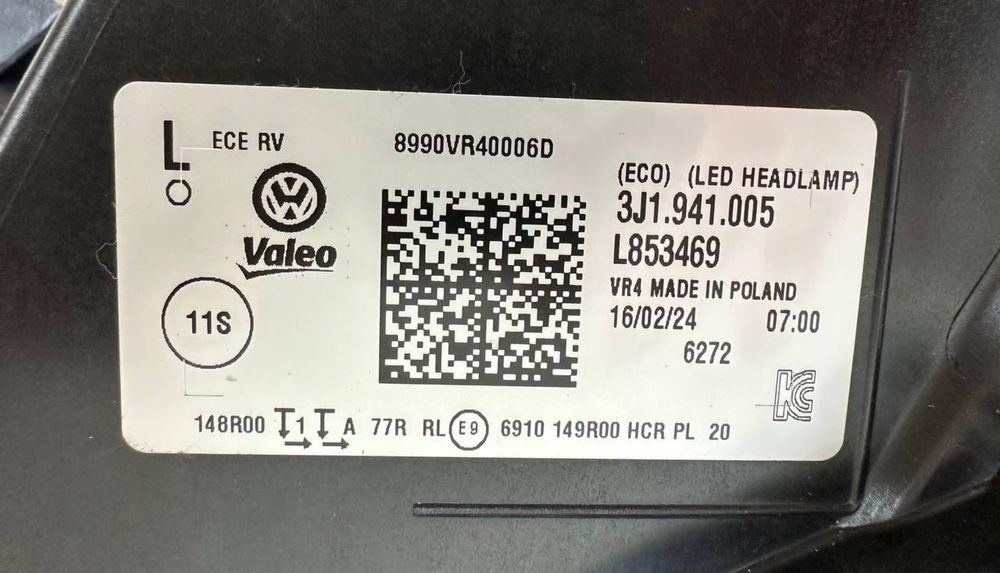 Нові оригінальні FULL LED фари Volksvagen Passat B9 з блоками