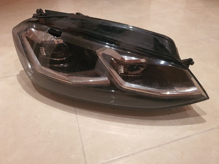 Farol Direito VW Golf VII 7.5 (Facelift 2017) LED 5G1 9 4 1 0 3 6