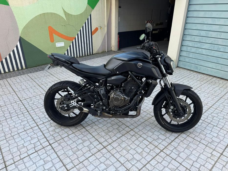 Yamaha MT-07 35kw (deslimitada)