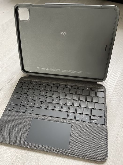Обкладинка-клавіатура Logitech Combo Touch Keyboard Case for iPad Pro
