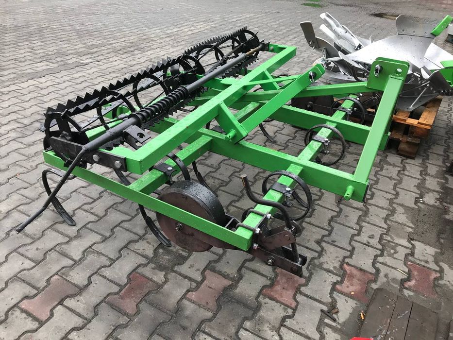 Культиватор суцільного обробітку ( польський культиватор Bomet Бомет )