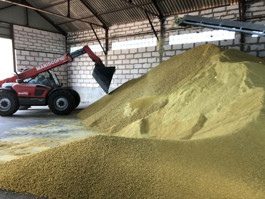 Продам Жмых соевый (Макуха, Шрот) протеин 42-43%. Без выходных