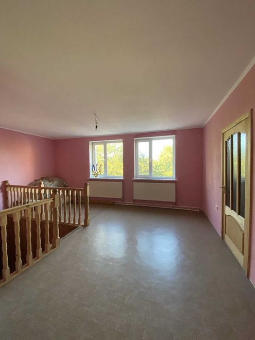 Продаєься 2- поверховий  будинок. Лариса