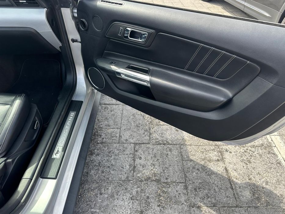 Ford Mustang Cabrio 2.3 Ecoboost 320 cv