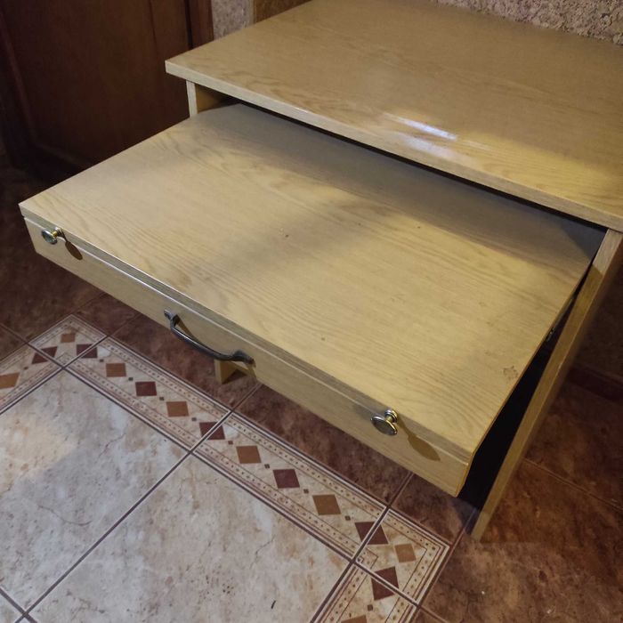 Sprzedam biurko/stolik z wysuwaną szufladą