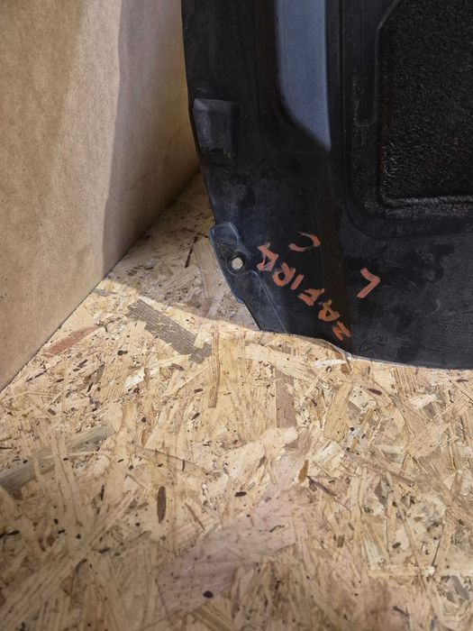 Opel Zafira C nadkole przednie lewe przód.