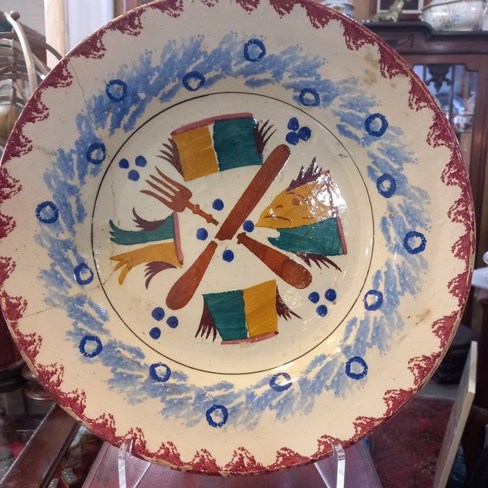 3 pratos grandes 34 a 36 cm faiança Portuguesa Séc.XIX