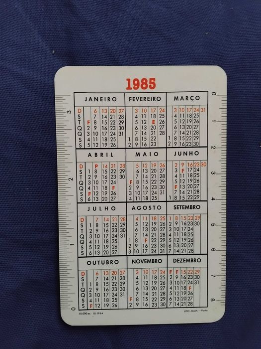 Calendário erótico vendo calendário da marca Maidenform de 1985