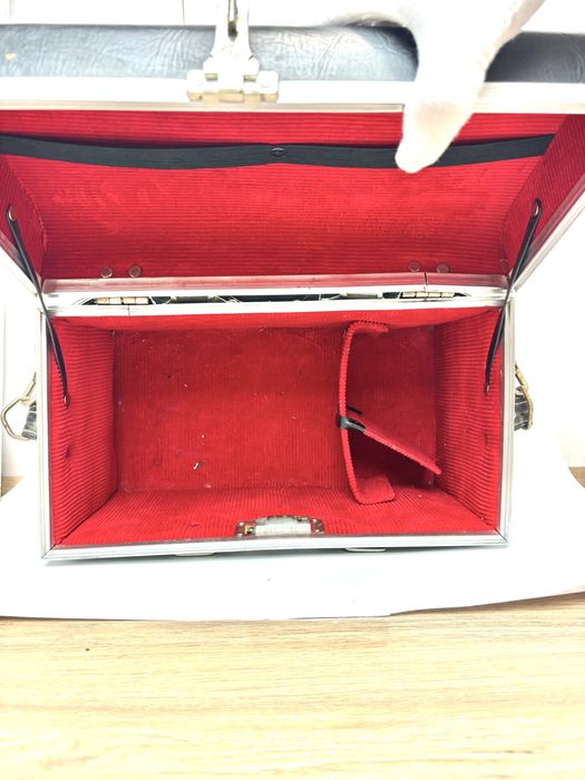 Kufer skórzany na aparat