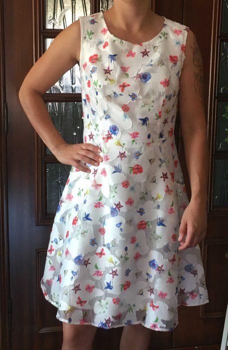 Elegante vestido florido da marca Rene Derhy