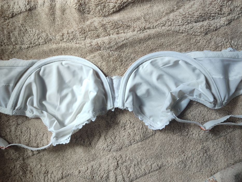 бюстгальтер  36D