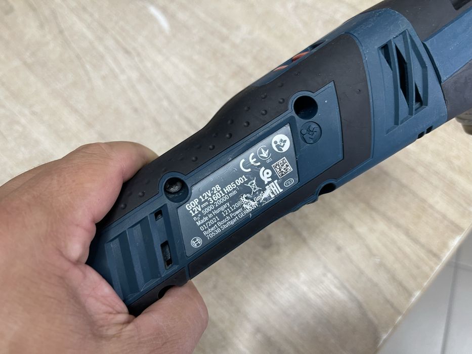 Bosch GOP 12-28 / безщітковий реноватор Бош 12V