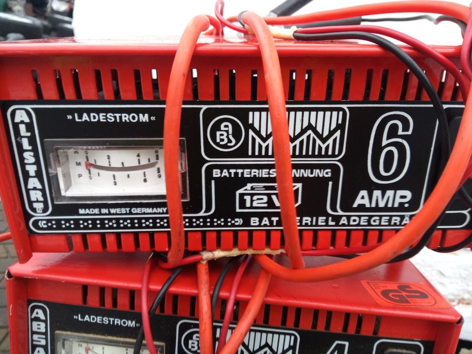 Зарядні пристрої з Німеччини 12 В