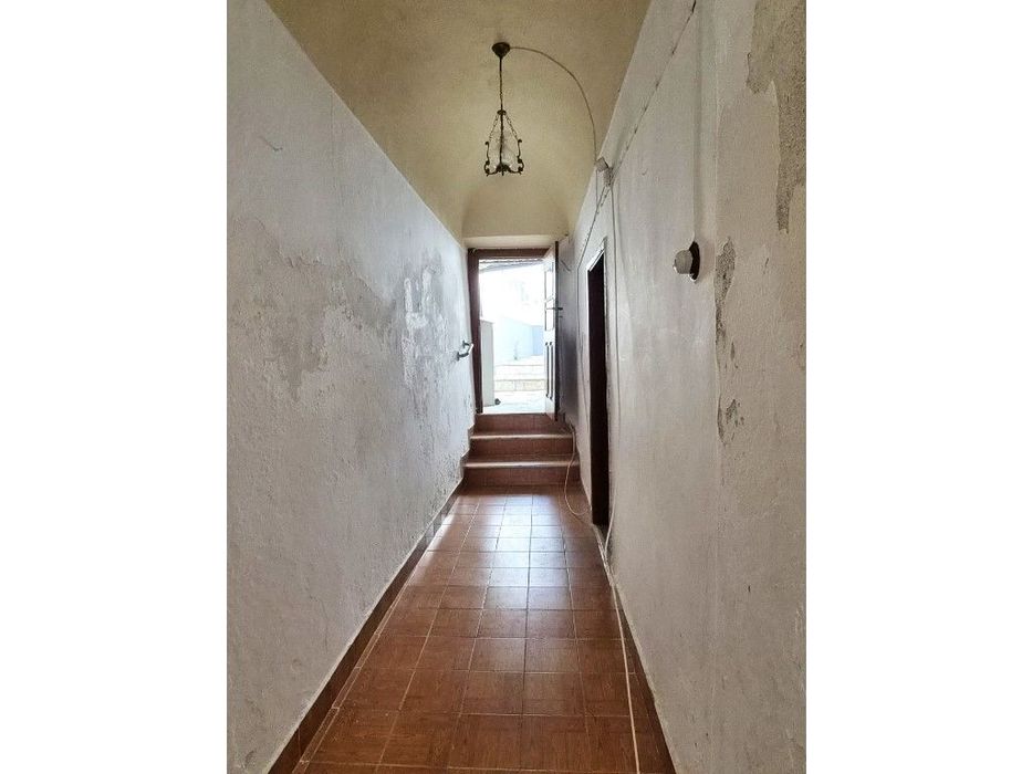 Moradia T1+1 com quintal na Vila de Redondo (Évora)
