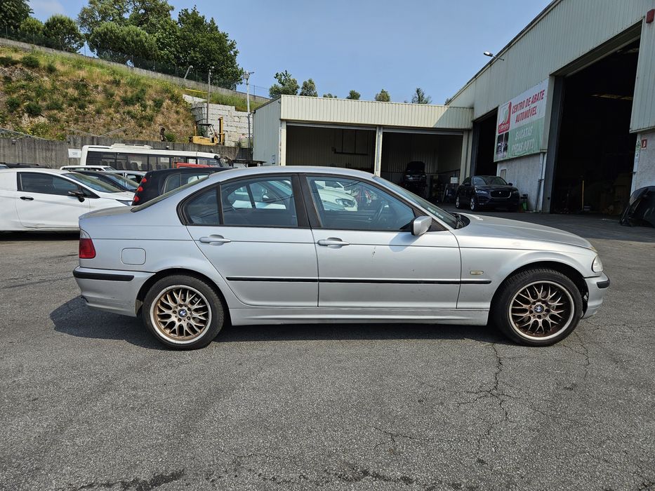 BMW E46 2.0D 136CV de 2000 para peças