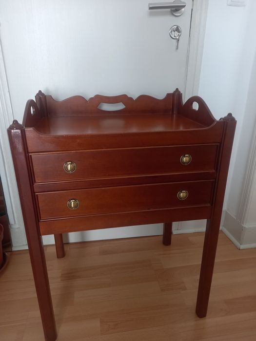 Movel/ Gonsola Antiga, Olaias