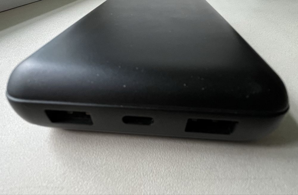 Павербанк Belkin BoostCharge 20000mAh 15w Black (BPB012BTBK)