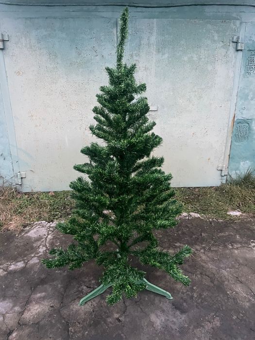 Продам елку искусственную