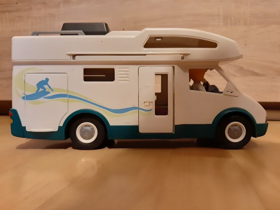 Kamper playmobil 4 figurki