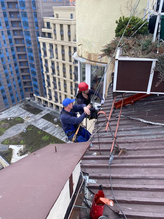 Висотні роботи, ремонт фасадів, швів, козирків, балкона, утеплення
