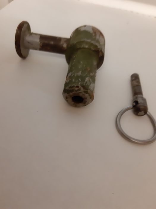 Продам Навесной , Винтовой Замок с ключом