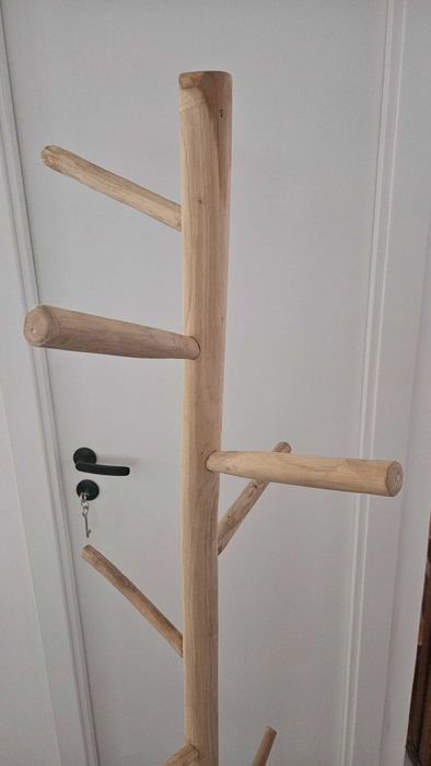 Bengaleiro Pinho com design moderno