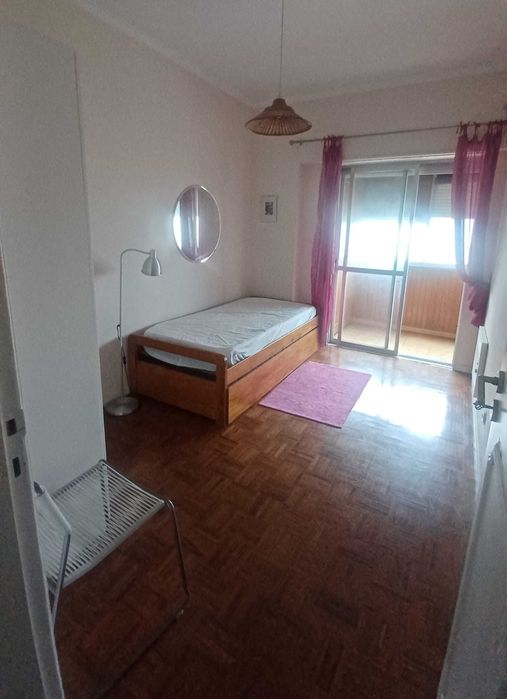 T2 Mobilado com Garagem no Lumiar