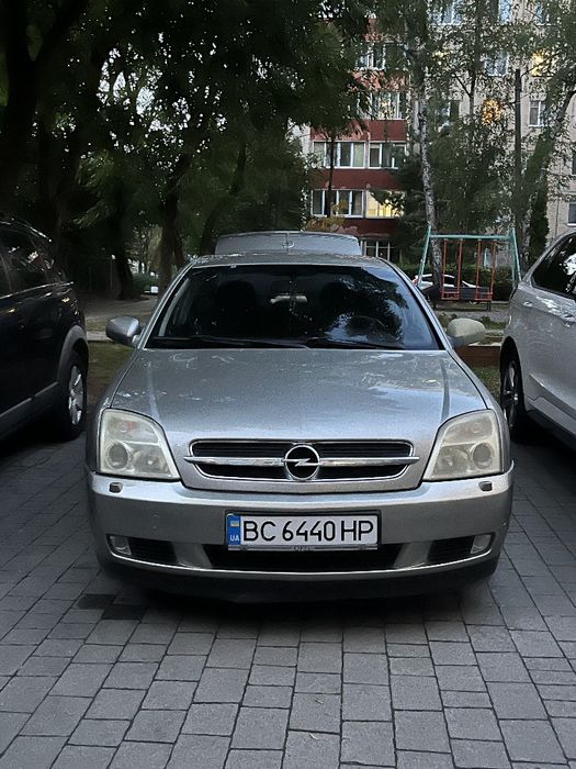 п р одається власний автомобіль