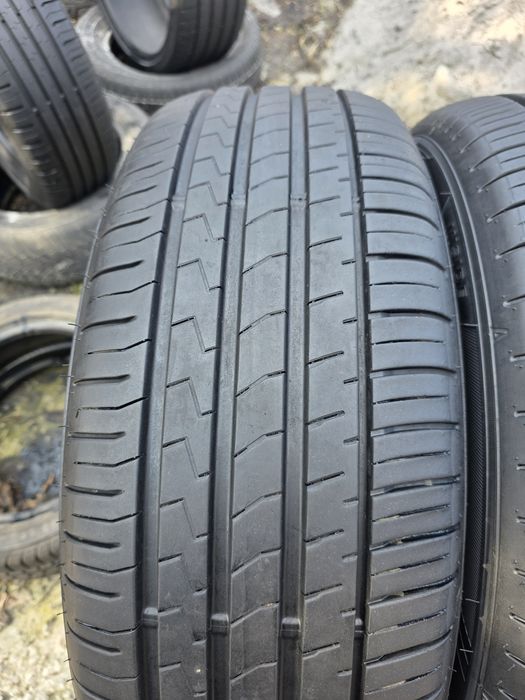 Шини 235/60r17 як нові 8 мм. 23 й рік