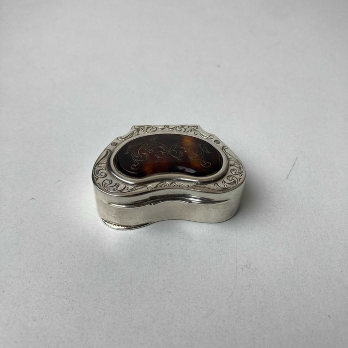 Caixa de Rapé antiga em Prata e Ambar Século XVII-XIX