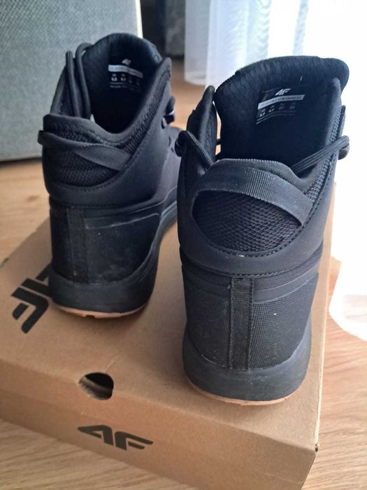 buty chłopięce zimowe 4F DCX-22 r. 37