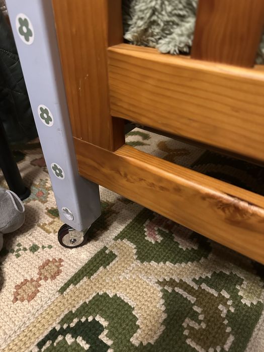 Cama para criança com colchao e roupinha de cama