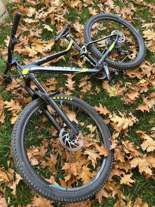 Giant Stance 27.5 M(Shimano Deore XT SLX Rock Shox Yari)