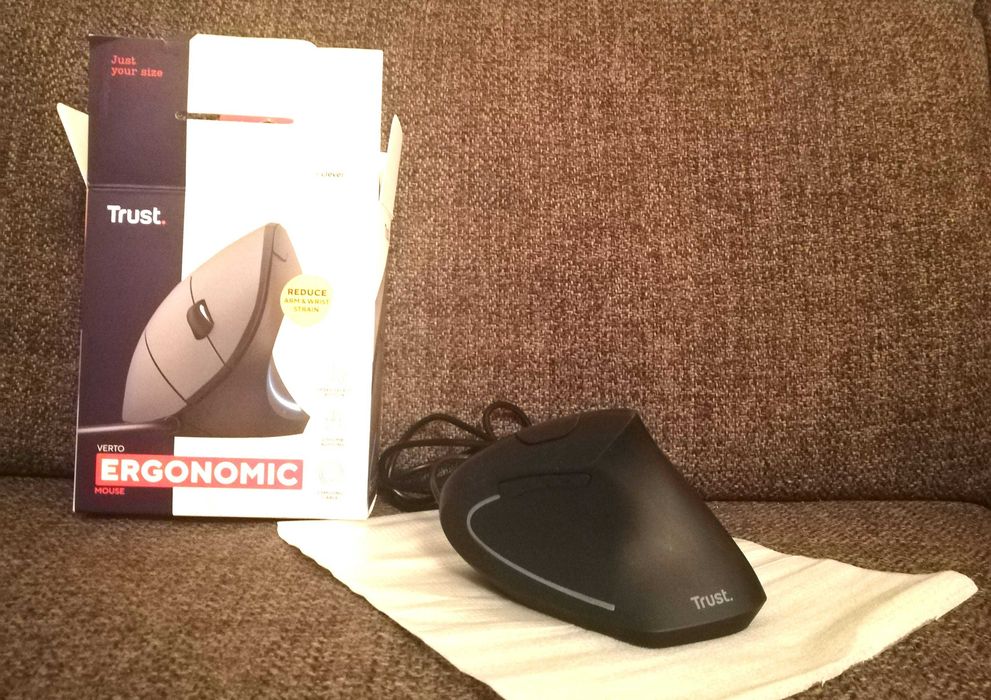 Trust - Ergonomic Vertical Mouse (New Item)64739841254145120