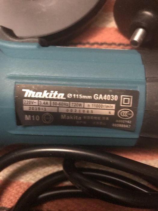 Угловая шлифмашина Makita GA 4030