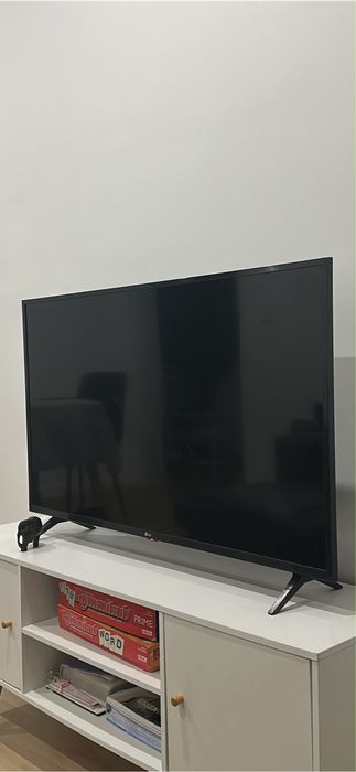 TV LED Full HD LG 43LR60006LA — 43” / 109 cm — Smart TV