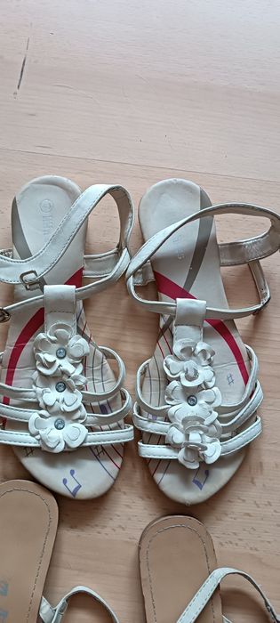 Zestaw sandałów damskich