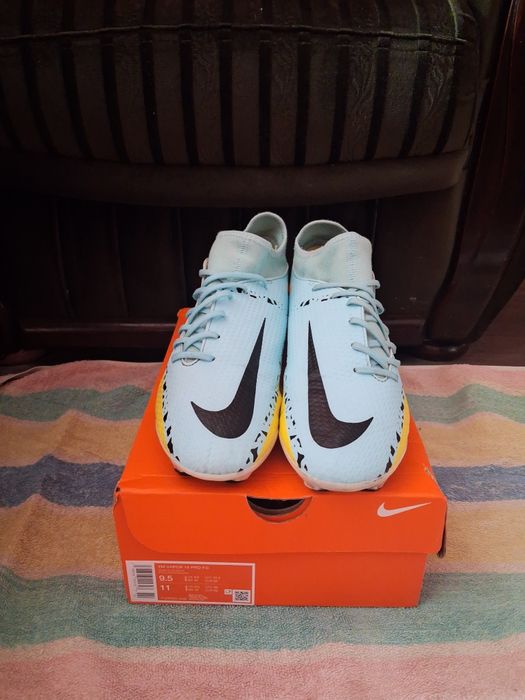 OKAZJA!!!Buty pilkarskie nike phantom 42,5 . Stan Bdb.